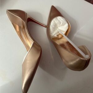 Christian louboutin pump.  Calf laminato satin. Size 38. Heel-88mm